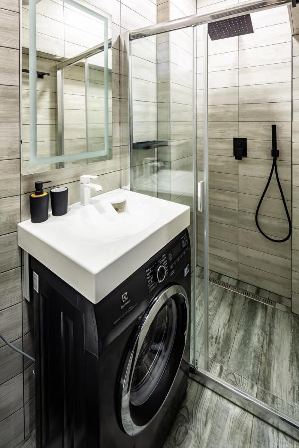 Stylish Apartment In The Center ลวีฟ ภายนอก รูปภาพ