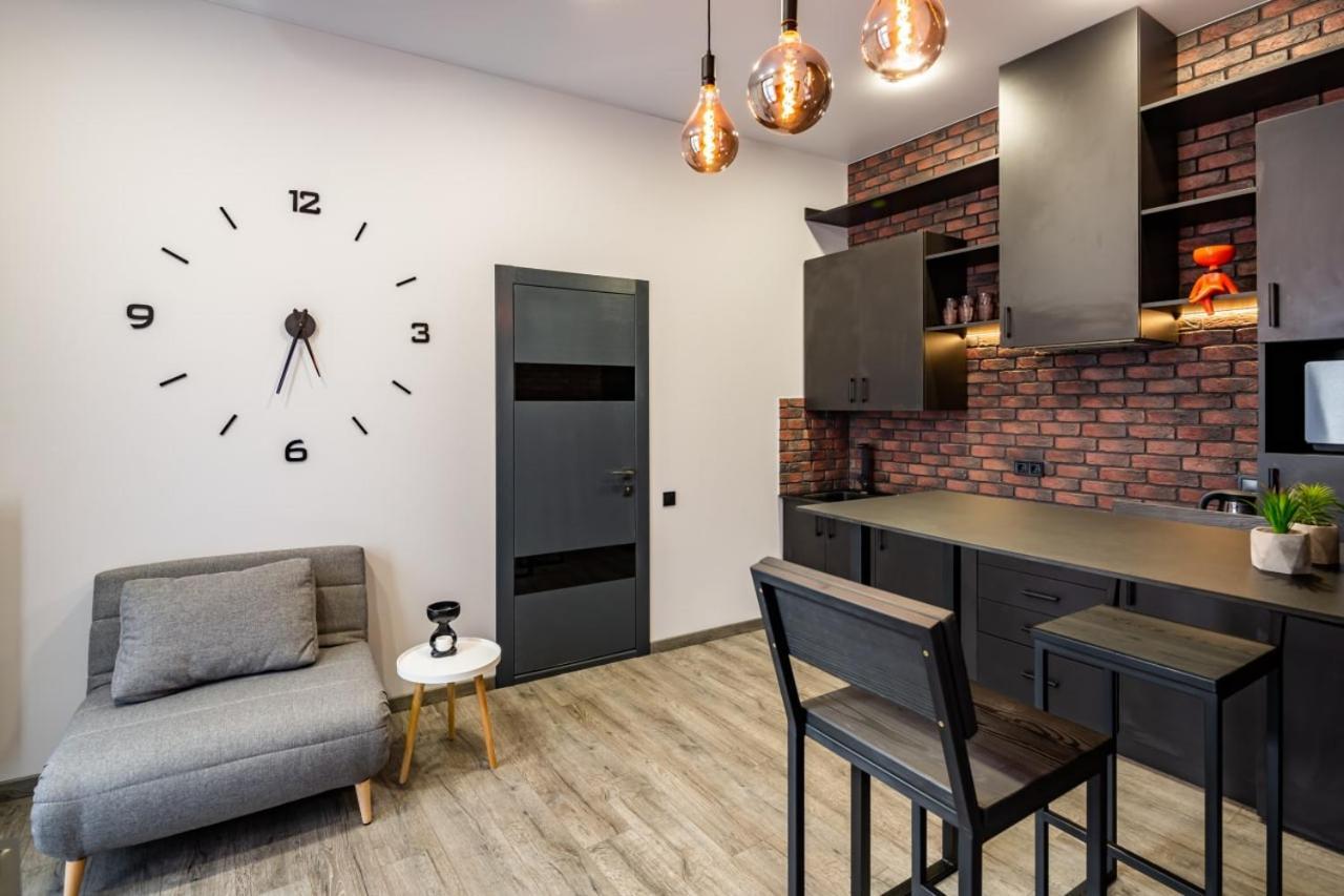 Stylish Apartment In The Center ลวีฟ ภายนอก รูปภาพ