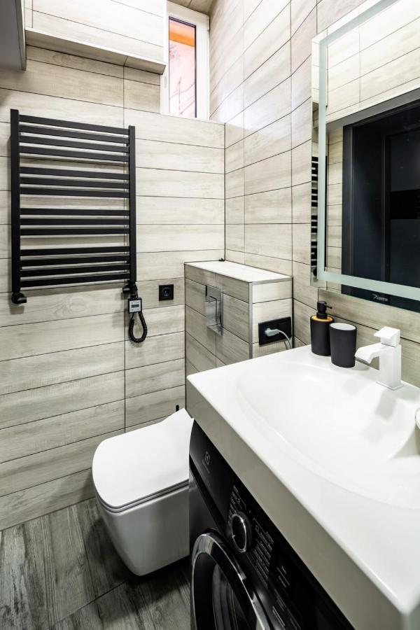 Stylish Apartment In The Center ลวีฟ ภายนอก รูปภาพ