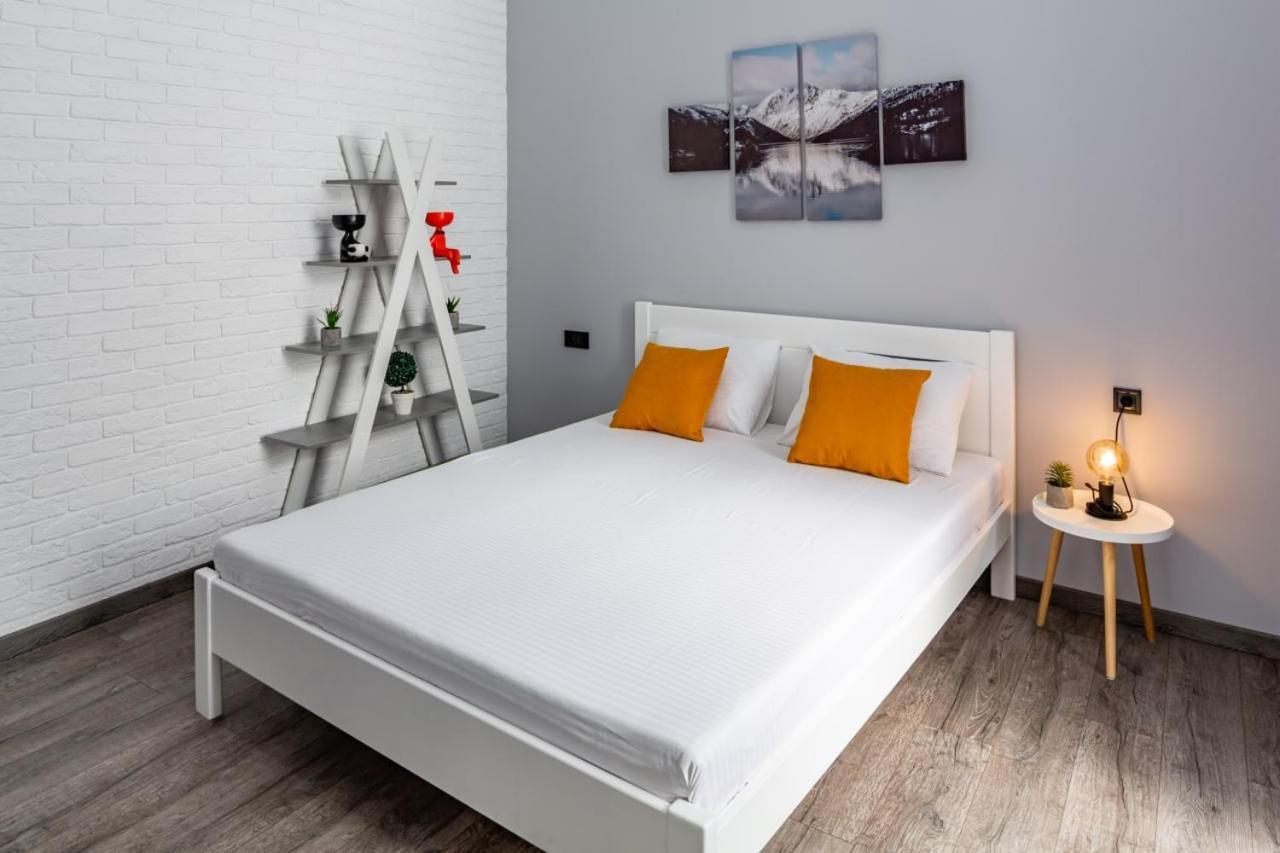 Stylish Apartment In The Center ลวีฟ ภายนอก รูปภาพ